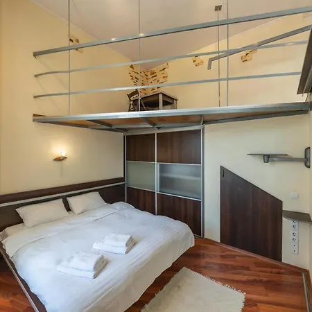 Comfortable Apartment On Mikhaylovskiy Lane Kyiv Exterior photo