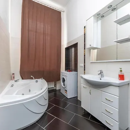 Comfortable Apartment On Mikhaylovskiy Lane Kyiv Exterior photo