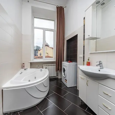Comfortable Apartment On Mikhaylovskiy Lane Kyiv Exterior photo