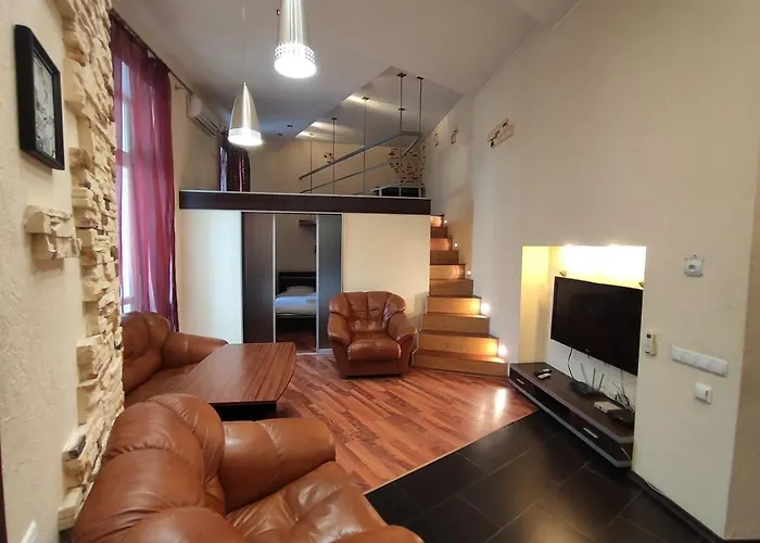 Comfortable Apartment On Mikhaylovskiy Lane