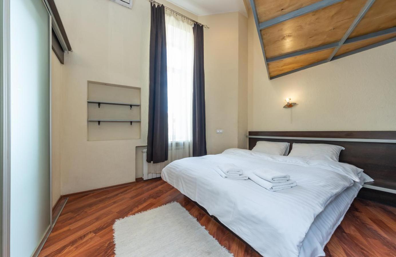 Comfortable On Mikhaylovskiy Lane Apartment Kyiv