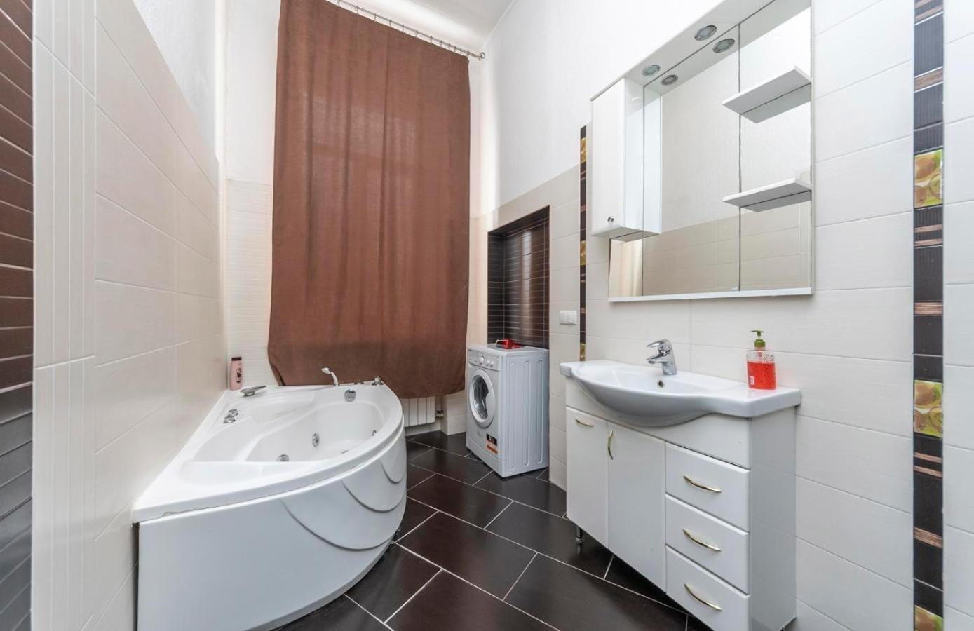 Apartment Comfortable On Mikhaylovskiy Lane *