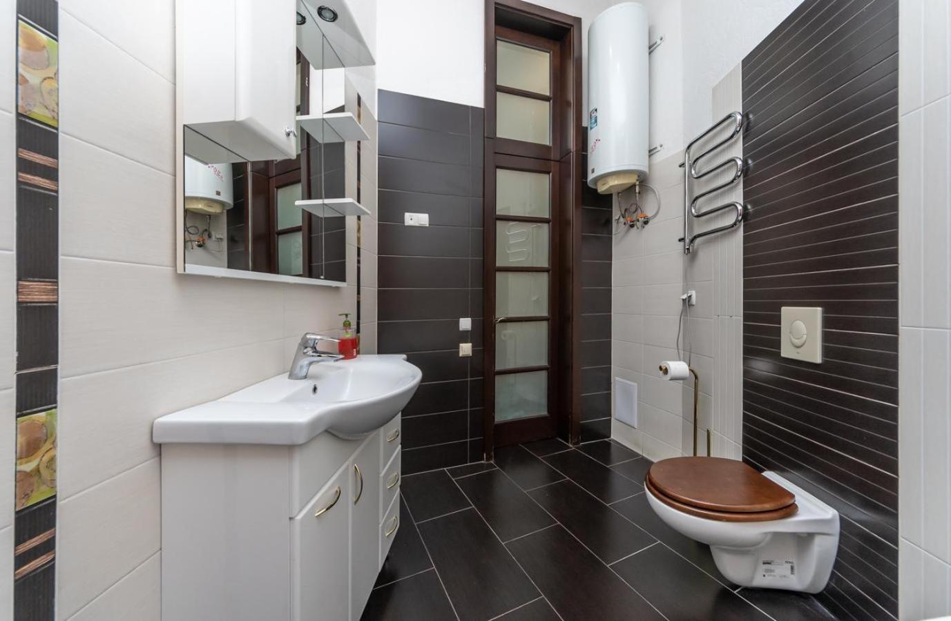 Comfortable On Mikhaylovskiy Lane Apartment *