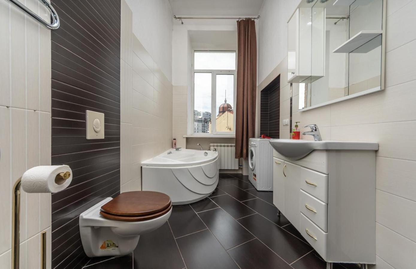 Comfortable On Mikhaylovskiy Lane Apartment