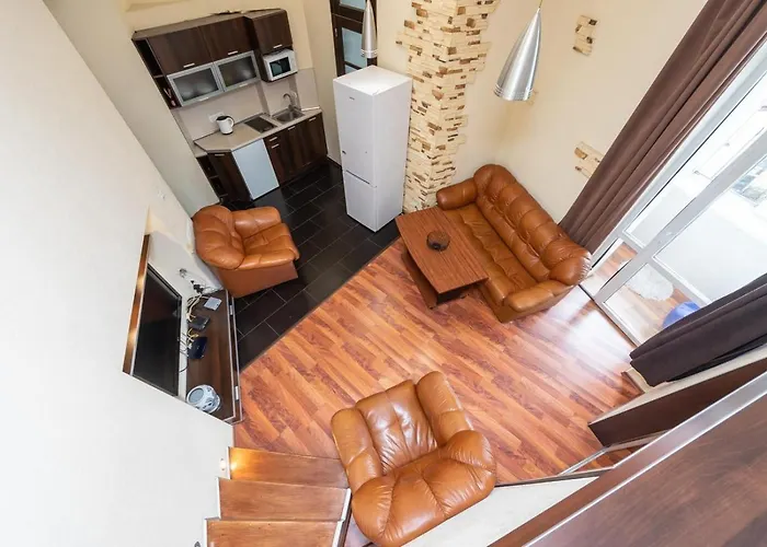 Comfortable Apartment On Mikhaylovskiy Lane